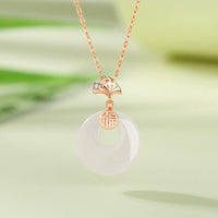 KarmaRipples Halskette mit Anhänger aus 925er Sterlingsilber mit Ginkgoblatt, Schmetterling, Rose, Chalcedon, Hetian-Jade, Peace-Schnalle, Fu-Charakter, Balance