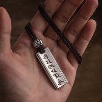 KarmaRipples Halskette mit Lotus-Weisheitsanhänger „Om Mani Padme Hum“ aus 999er Sterlingsilber mit Gravur