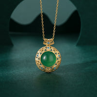 KarmaRipple's Halskette mit Anhänger „Stärke“ aus 925er Sterlingsilber, grüner Chalcedon, Hetian-Elfenbein-Jade