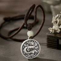 KarmaRipples Halskette mit Anhänger aus 999er Sterlingsilber mit dem Zeichen „Jahr des Drachen Fu“ aus Hetian-Jade