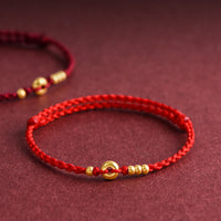 KarmaRipples 999 Gold kleines Peace-Schnallen-Design, handgefertigtes Glücksarmband aus geflochtenem Seil, Fußkettchen