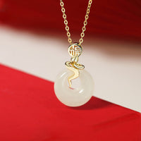 KarmaRipples Halskette mit Anhänger aus 925er Sterlingsilber mit Hetian-Jade im Stil des Jahres der Schlange mit Friedensschnalle und Segen des Fu-Charakters