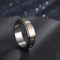 Drehbarer tibetischer Mantra-Ring aus Titanstahl von KarmaRipple
