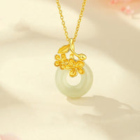 KarmaRipple's Halskette mit Pfirsichblüten-Anhänger und Hetian-Jade, 999 Sterlingsilber, Peace-Schnalle