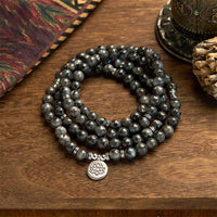 KarmaRipples 108 Mala-Perlenstickerei, mehrschichtiges Lotus-Positivitätsarmband mit authentischen schwarzen Glitzersteinen