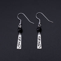 KarmaRipple's 925 Sterling Silber Schwarzer Onyx Hohle Rankenschutz-Tropfenohrringe