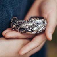 KarmaRipples Armband mit Koi-Fisch und Lotusmotiv, Glücksbringer, Reichtum