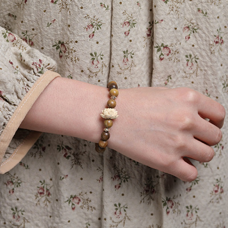 KarmaRipple's Green Sandalwood Boxwood Lotus Soothing Bracelet p10