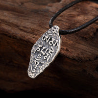 KarmaRipples tibetische Halskette mit Anhänger „Om Mani Padme Hum Dorje Vajra“ aus 925er Sterlingsilber mit Gravur „Stärke“