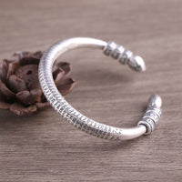 KarmaRipples 999 Sterling Silber Herz Sutra Om Mani Padme Hum Gravur Peace Purity Armband Armreif