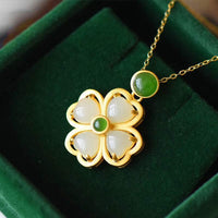 KarmaRipple's Halskette mit Glücksbringer-Anhänger aus Sterlingsilber mit vierblättrigem Kleeblatt und Jade