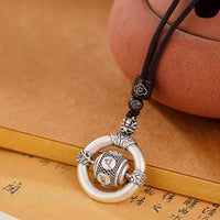 KarmaRipples Seilhalskette mit Om Mani Padme Hum-Anhänger und eingraviertem Weisheitssymbol aus 999er Sterlingsilber