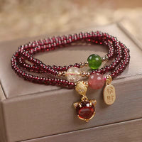 KarmaRipples authentisches Granat-Erdbeerquarz-Edelstein-Fuchs-Koi-Fisch-Friedensschnalle-Glücksschutz-Dreifach-Wickelarmband