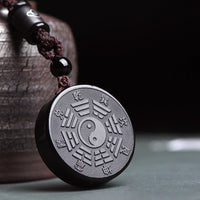 Halskette mit Bagua-Anhänger „Yin Yang“ aus schwarzem Obsidian von KarmaRipple