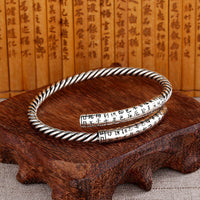 KarmaRipples Retro-Armband mit Herz-Sutra-Design und verdrehtem Muster, Balance-Armband