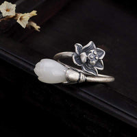 KarmaRipples verstellbarer Balance-Ring aus Jade und Lotus-Bronze