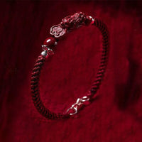 Handgefertigtes PiXiu Zinnober-Armband von KarmaRipple für Reichtum und Glück
