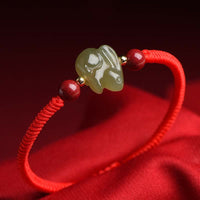 KarmaRipples Jahr des Hasen-Armband aus Hetian-Jade mit Hasen-Zinnober-Perlen und Fülle