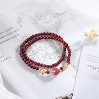 KarmaRipples 14 Karat vergoldetes, authentisches Granat-Erdbeerquarz-Schmetterlingsschutz-Doppelwickelarmband