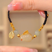 KarmaRipples Jahr des Hasen Armband mit rotem Achat und Jade-Hasen-Selbstvertrauen